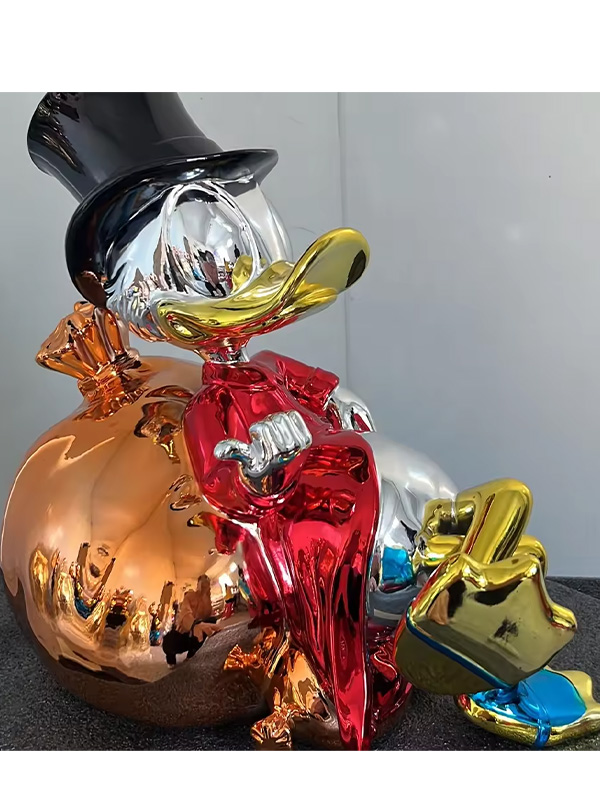 Scrooge Mcduck Statue